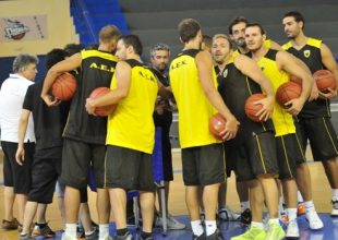 Αποθέωση για την ΑΕΚ