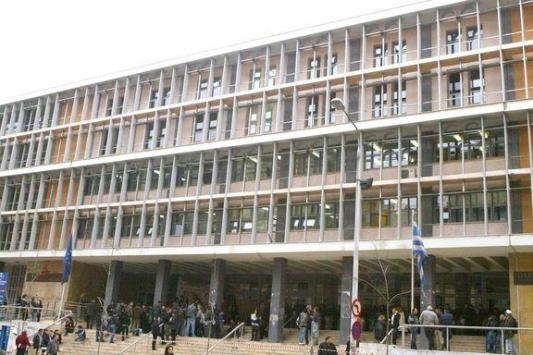 Κατατέθηκε η πρώτη αγωγή δικαστή κατά του Μνημονίου ΙΙΙ