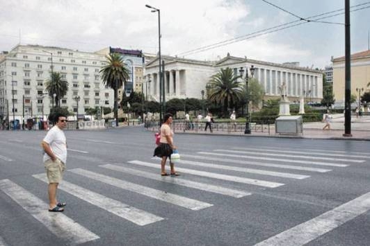 Απειλεί να αυτοκτονήσει στην Πανεπιστημίου