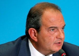 Το σκέφτεται ο Καραμανλής