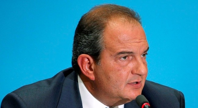 Το σκέφτεται ο Καραμανλής