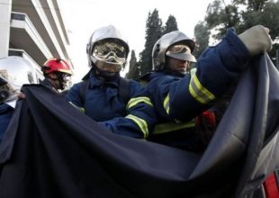 Έρχονται περικοπές στα ειδικά μισθολόγια