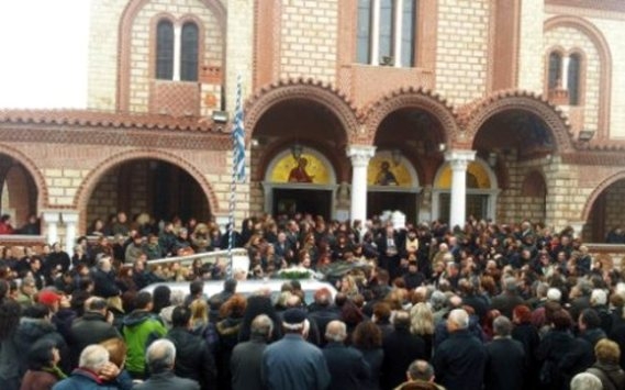 Οργή στην κηδεία της Ζωής