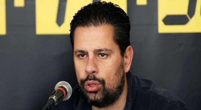 «Αν δεν προχωρήσει θα απευθυνθούμε στον κόσμο»