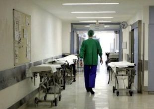 Χιλιάδες γιατροί παραμένουν απλήρωτοι