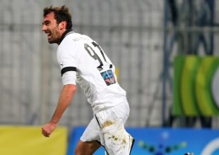 Με Κουτρουμπή και Αρκούδα στην άμυνα