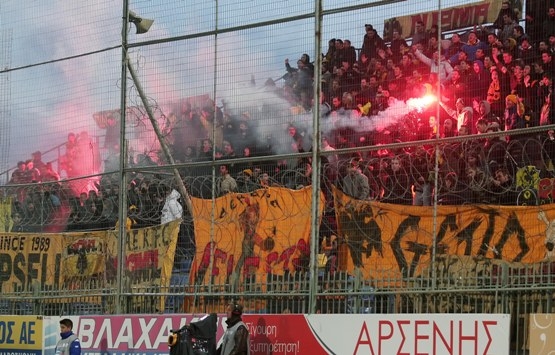 Μπήκαν στο γήπεδο στο 25’!