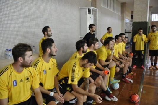 Τιμούν τον Μαύρο στη σάλα