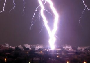 Νοτιάδες, τοπικές βροχές και ισχυρές καταιγίδες