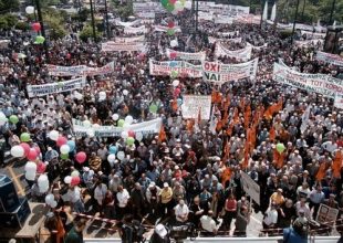 Στον εισαγγελέα οι 35 συλληφθέντες-Συγκέντρωση ΠΑΜΕ στην Ευελπίδων
