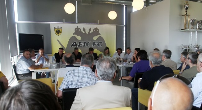 Εγκρίθηκε η πρόταση για «πάγωμα των χρεών»