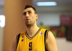 Στο πλευρό της Βασίλισσας ο Ντικούδης