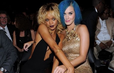 H Katy Perry αποφεύγει την Rihanna