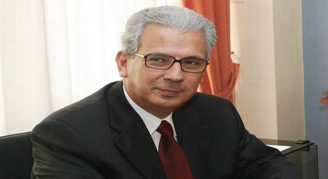 Φάκελος με σφαίρα στο γραφείο του Γιώργου Μέργου