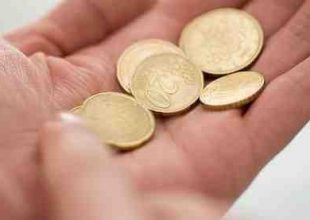 Δεν τα βγάζουν πέρα 6 στους 10 Έλληνες