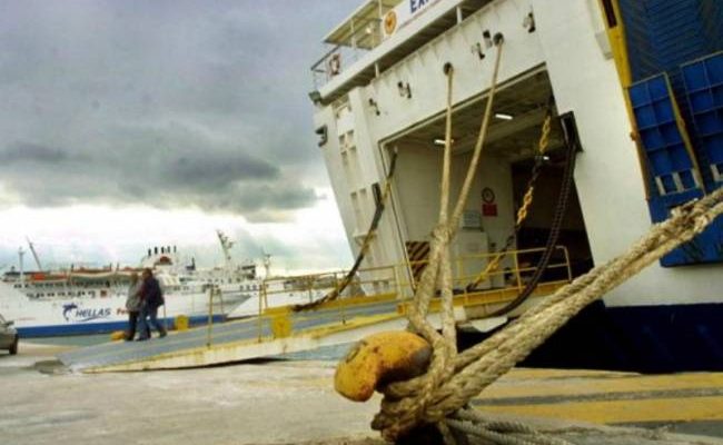 Δεμένα στα λιμάνια τα πλοία την Τετάρτη