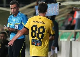 Εξώδικο και στον Κουρέλλα