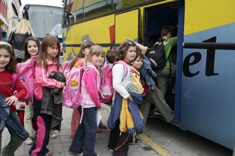 Λύση στο πρόβλημα της μεταφοράς μαθητών