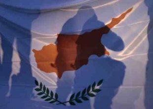 Όχι στο κούρεμα των τραπεζικών καταθέσεων