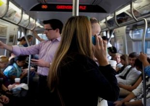 Εκνευρίζεσαι όταν ακούς τους άλλους να μιλάνε στο κινητό τους; Μάθε γιατί