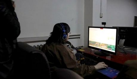 Κινέζος gamer ζει σε ίντερνετ καφέ εδώ και έξι χρόνια
