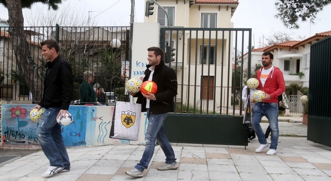 Έδωσαν χαρά στα παιδιά(photos)