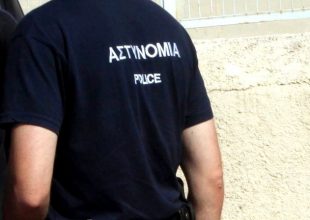 Δάγκωσε το αυτί αστυνομικού