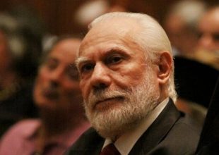 Το’σκασε ντυμένος… παπάς