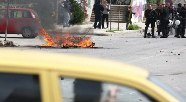 Συμπλοκές οπαδών ΠΑΟΚ και Παναθηναϊκού στο Βόλο