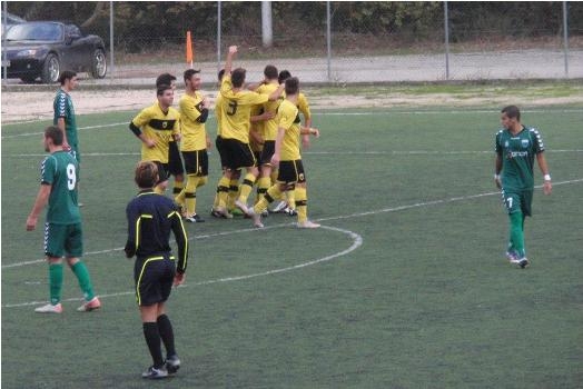 Δίνει ευκαιρίες και θέλει νίκη