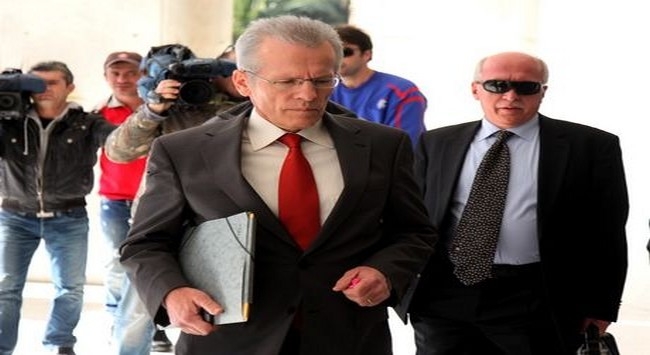 Τρία usb στον υπολογιστή του Διώτη