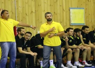 Στο πλευρό των κοριτσιών η Βασίλισσα!