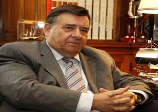Καρατζαφέρης υπέρ της ΑΕΚ