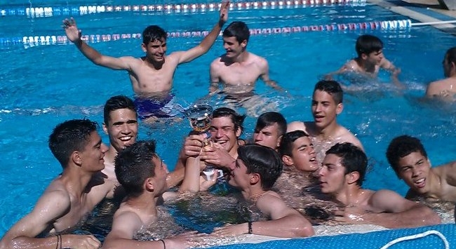Το σήκωσαν στο Λουτράκι!