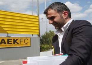 «Δεν πρέπει να παρασυρθούμε»