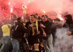 Τρελαμένος ο κόσμος με Δέλλα