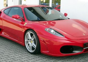 Έδωσε τη Ferrari του στον 9χρονο γιο του