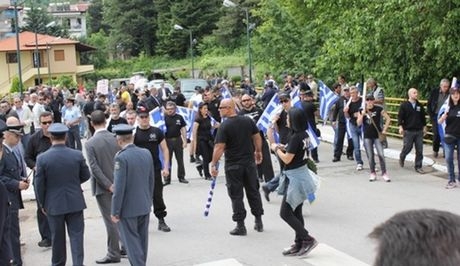 Ένταση με μέλη της ΧΑ