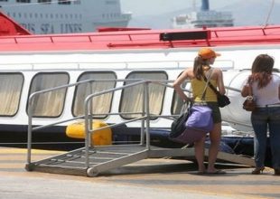 Εγκαταλείπουν τα αστικά κέντρα οι τελευταίοι εκδρομείς του Πάσχα
