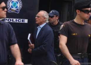 Τσοχατζόπουλος σε δημοσιογράφους:«Σκάνδαλο είναι μόνο αυτό που λένε για μένα; Θα ανοίξουν όλοι οι φάκελοι»(vid)
