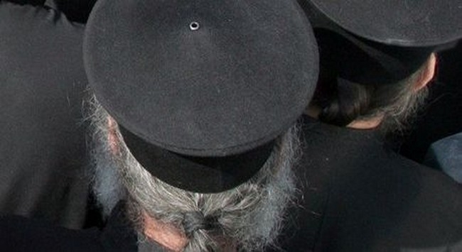 Ιερέας στην Πάτρα: “Tην κατάρα μου να΄χεις”