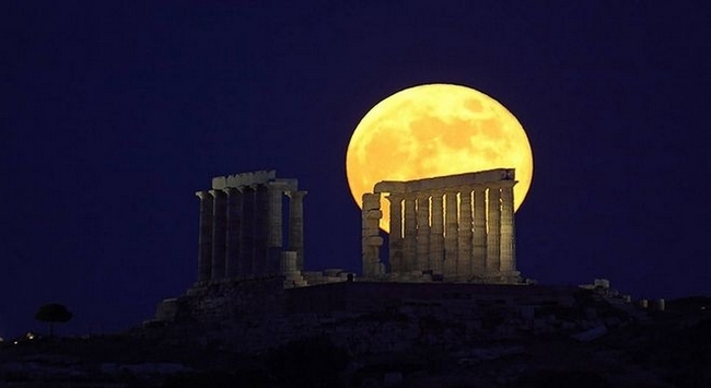Η πιο μεγάλη πανσέληνος του 2013