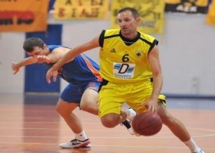 Ψάχνει τον άσσο η Βασίλισσα