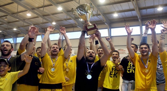 «Μείναμε ο ένας δίπλα στον άλλον»