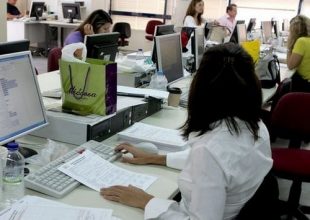 Αλλάζουν τα πάντα στα εργασιακά – Τι ζητά η τρόικα
