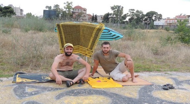 Άλλοι παραλία άλλοι στο… Ναό!