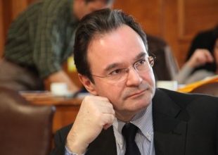 «Δεν κυκλοφορώ, ούτε σινεμά δεν πάω»
