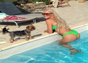 Η Ζέτα χαλαρώνει στην πισίνα (pics)