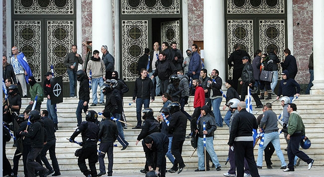 Ληστεία με τραυματισμό στον Άγιο Παντελεήμονα
