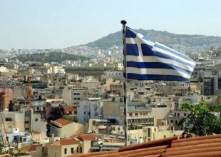 «Σεισμόσημο» σε όλα τα ακίνητα από την Τρόικα